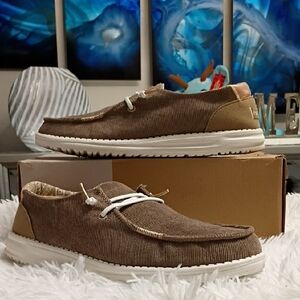 Hey Dude Wendy Corduroy Women's Sz 10 shoes